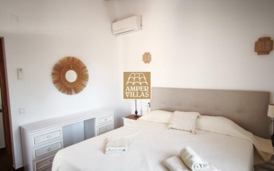 Spacious villa with guest apartment within short distance of the center of Altea la Vella.